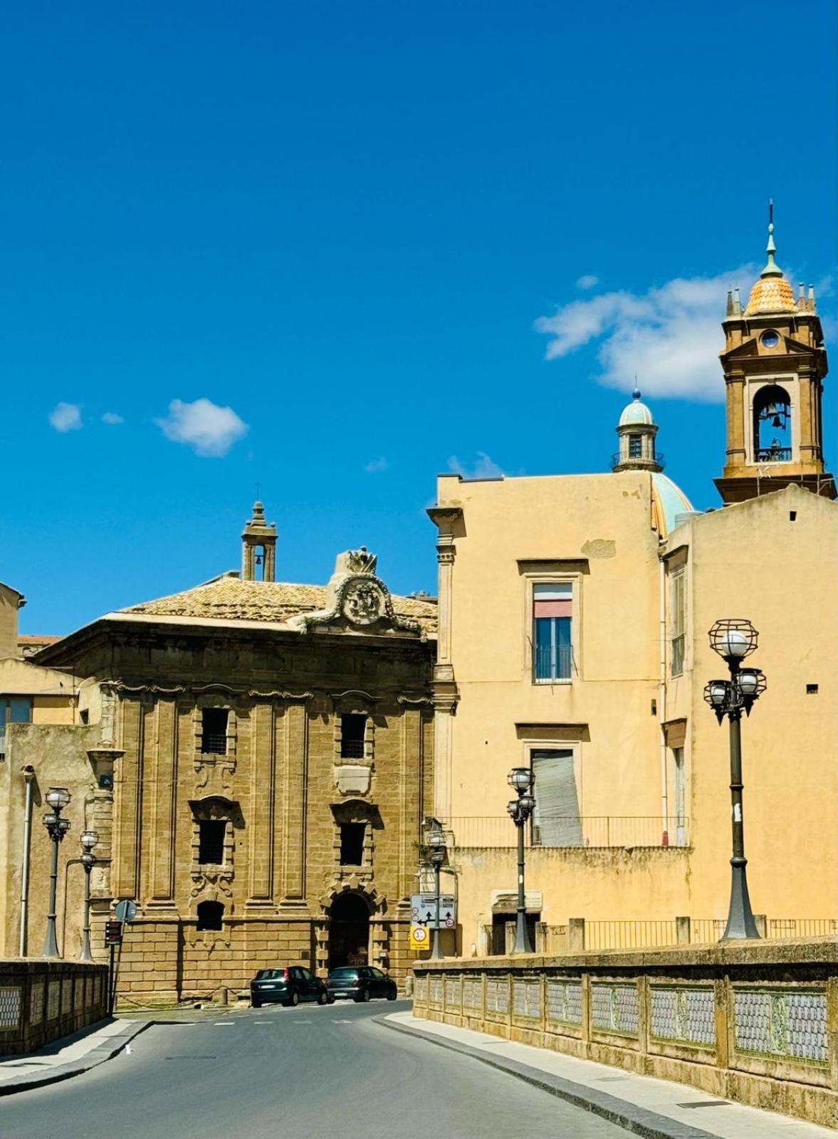 Casa Vacanze In Centro! Caltagirone Exterior photo