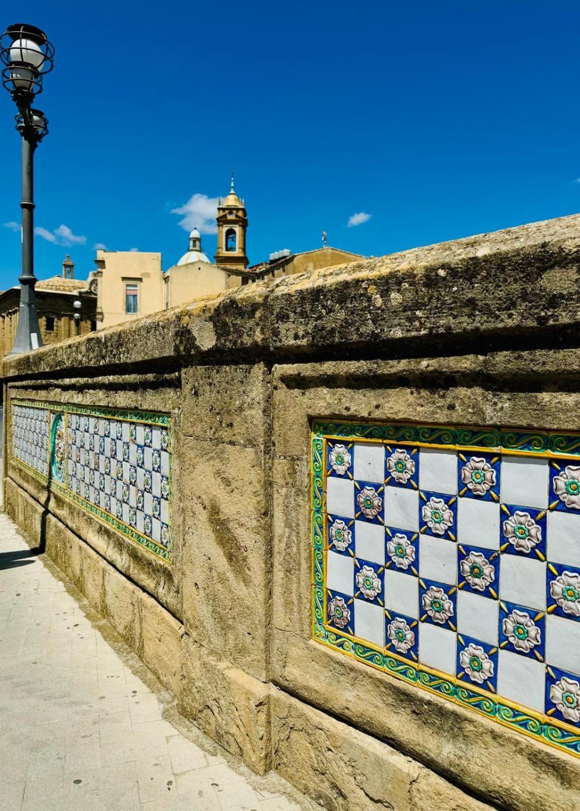 Casa Vacanze In Centro! Caltagirone Exterior photo